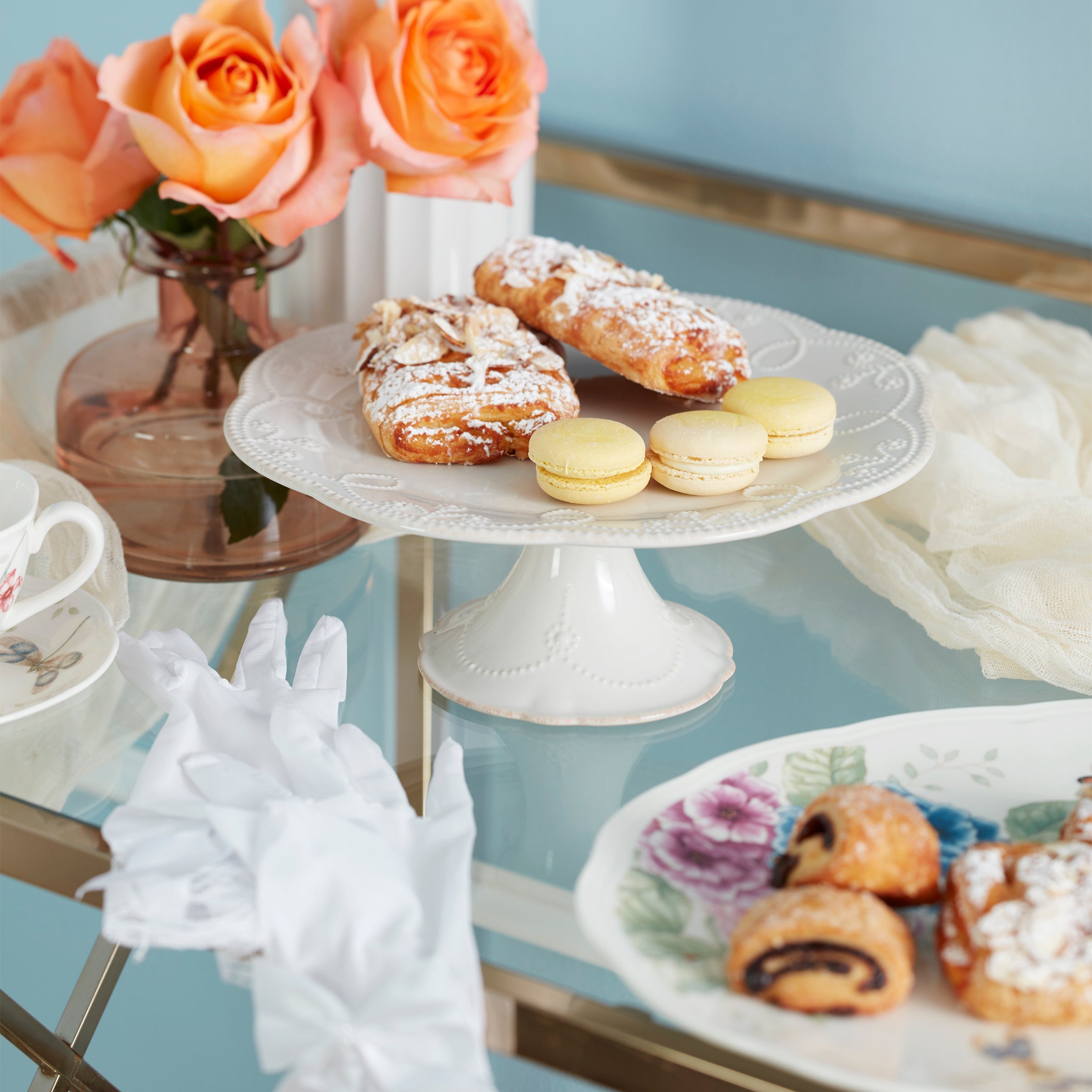 French Perle ™ Pedestal Cake Plate