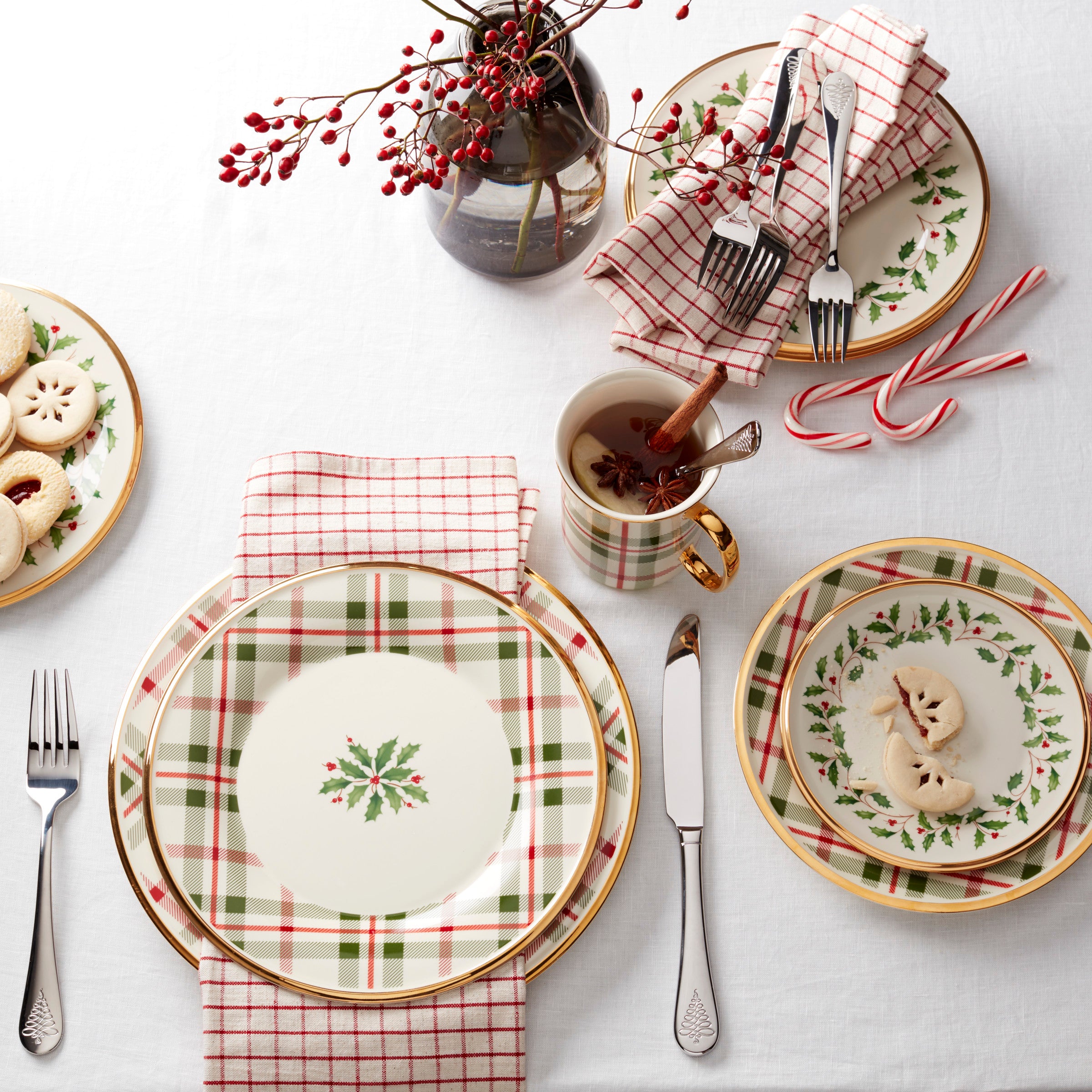 Holiday Plaid Accent Plates, Set of 4