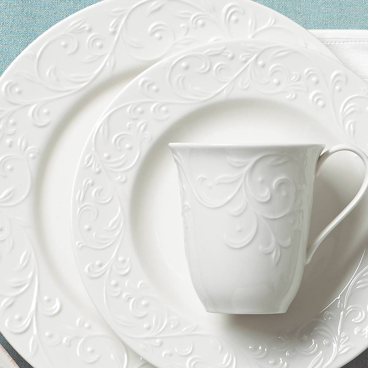 Opal Innocence Carved 4-Piece Place Setting