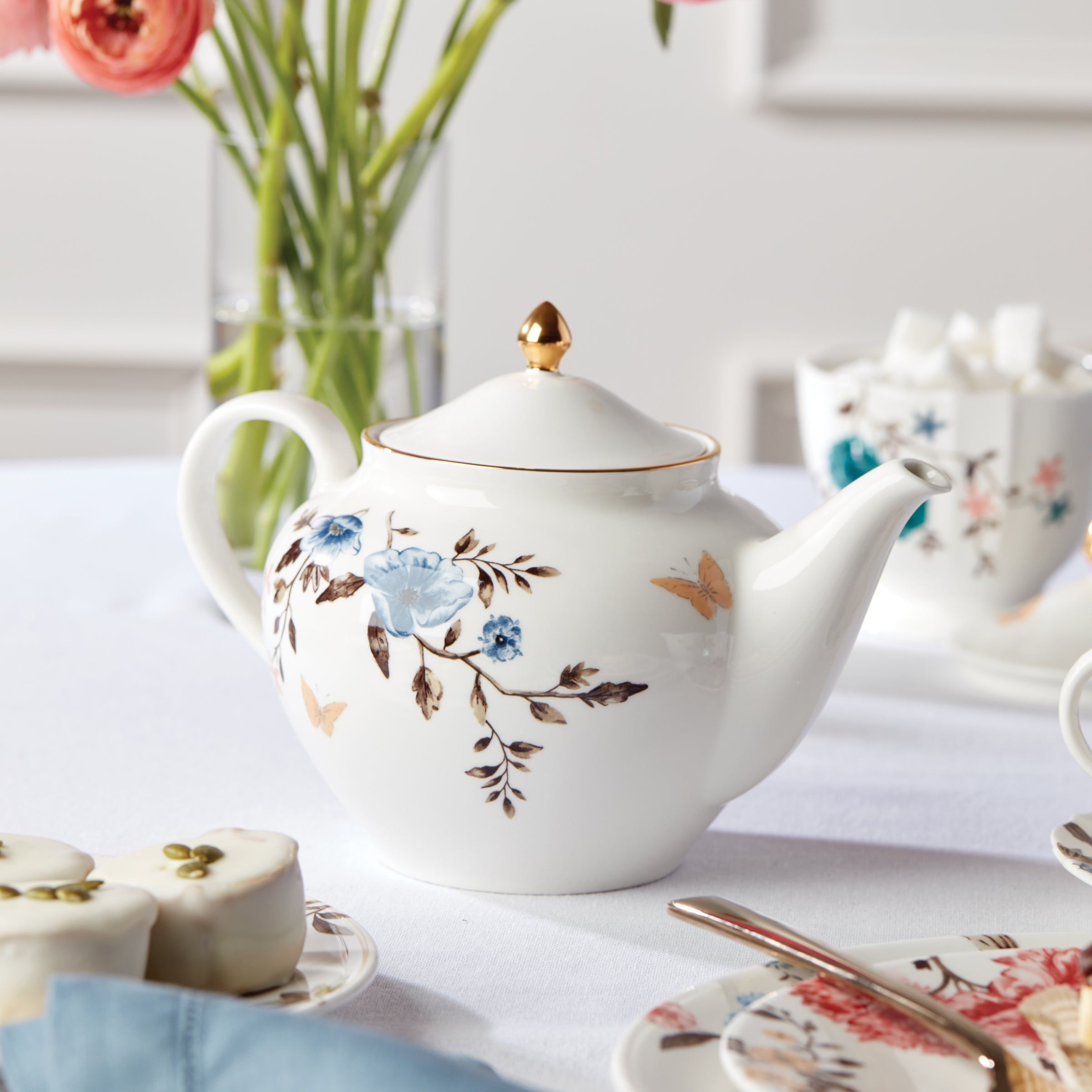 Sprig & Vine Teapot