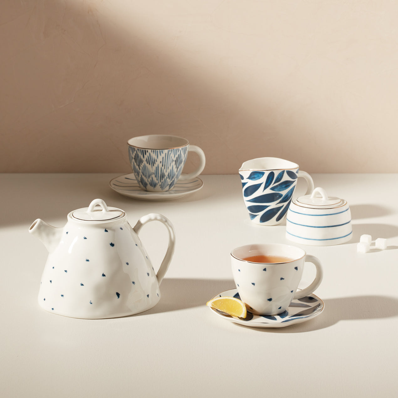 Large tea gift case (teapot, creamer, sugar bowl, 6 tea cups and saucers)  Tea Gift sets